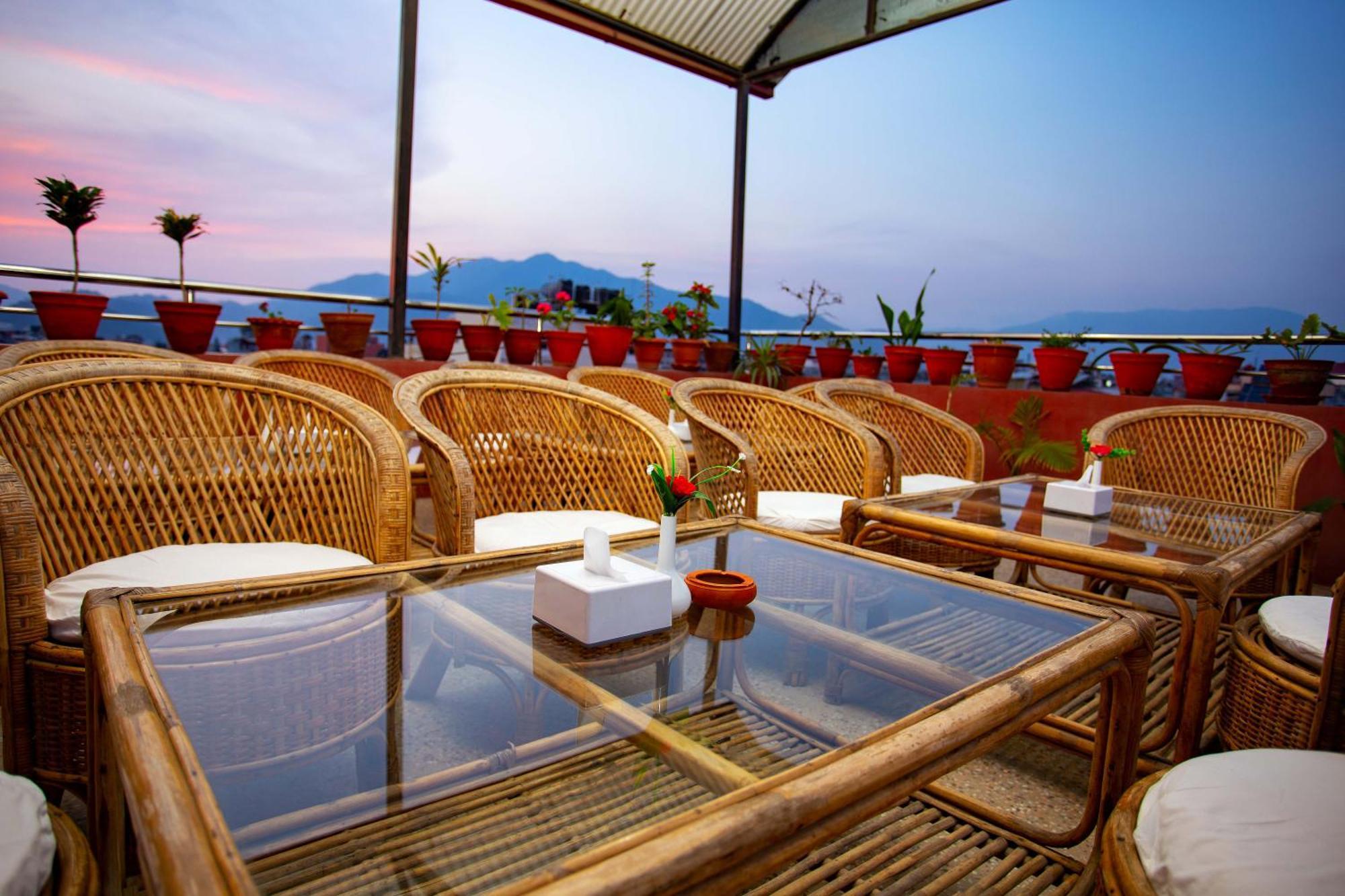 Hotel Jay Suites Катманду Экстерьер фото