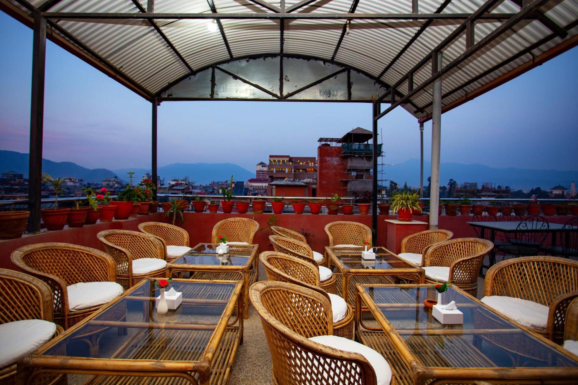 Hotel Jay Suites Катманду Экстерьер фото